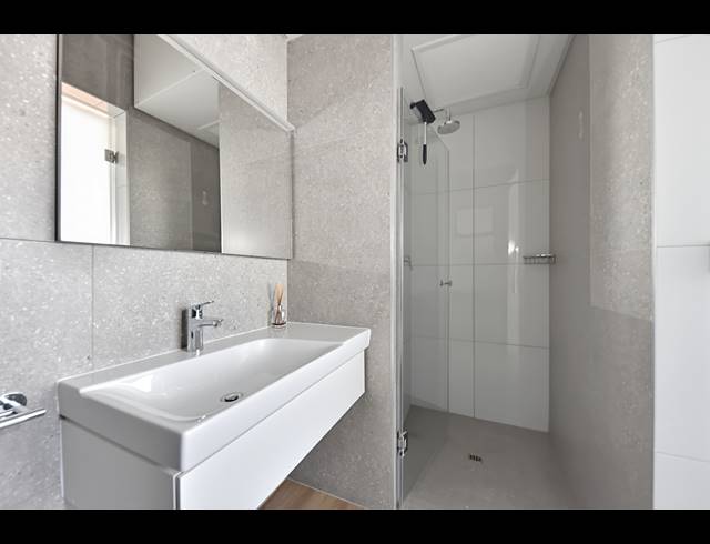 2 BEDROOM APARTMENT TO LET IN NIEUW MUCKLENEUK